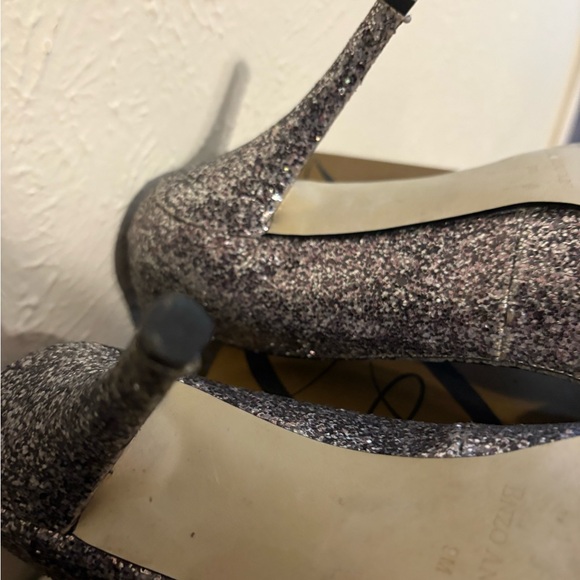 Beautiful SILVER GLITTER HEELS! - Picture 8 of 8